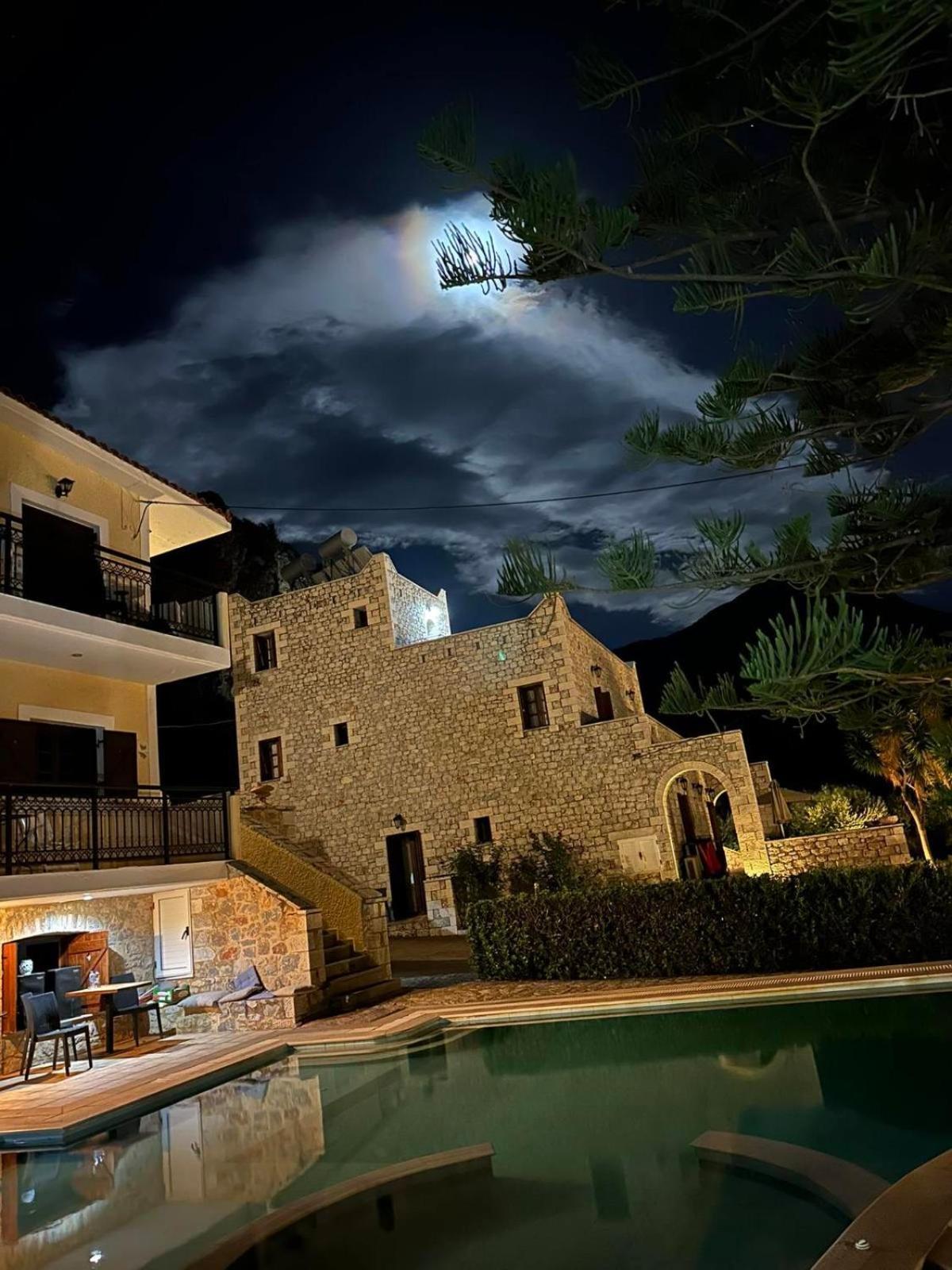 Bed and Breakfast Lithos By The Sea Néon Oítilon Exterior foto