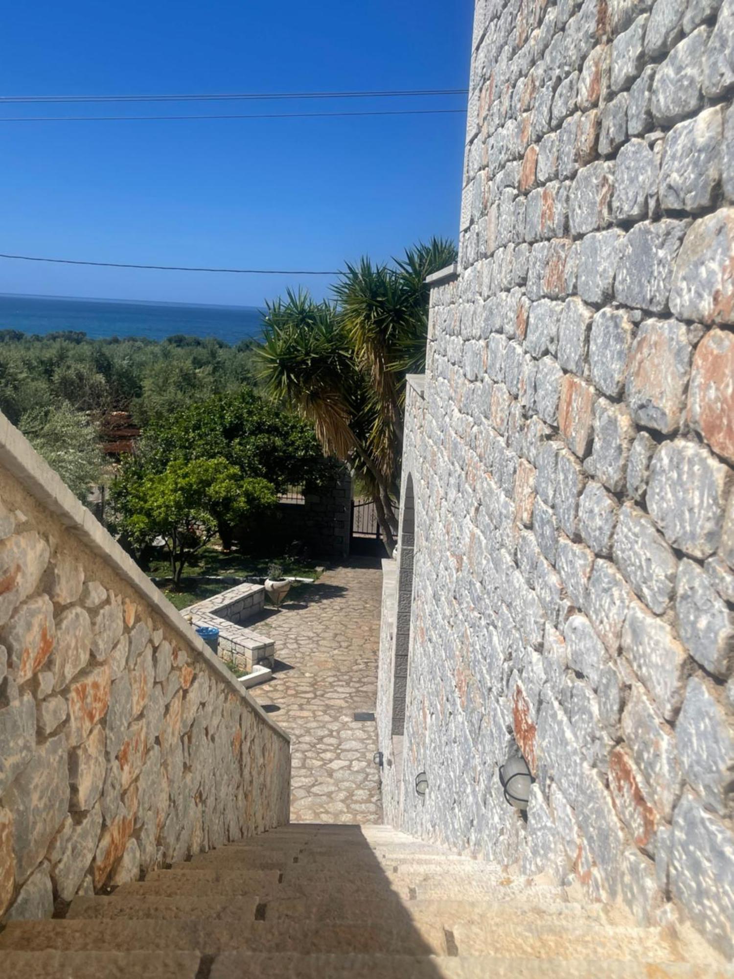 Bed and Breakfast Lithos By The Sea Néon Oítilon Exterior foto